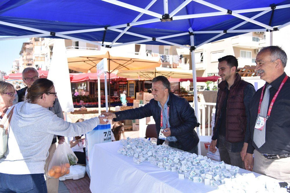 Alanya Belediyesi 23 Nisan Ulusal Egemenlik Ve Çocuk Bayramı İle Miraç Kandili’nde Limonata Ve Lokum Dağıttı