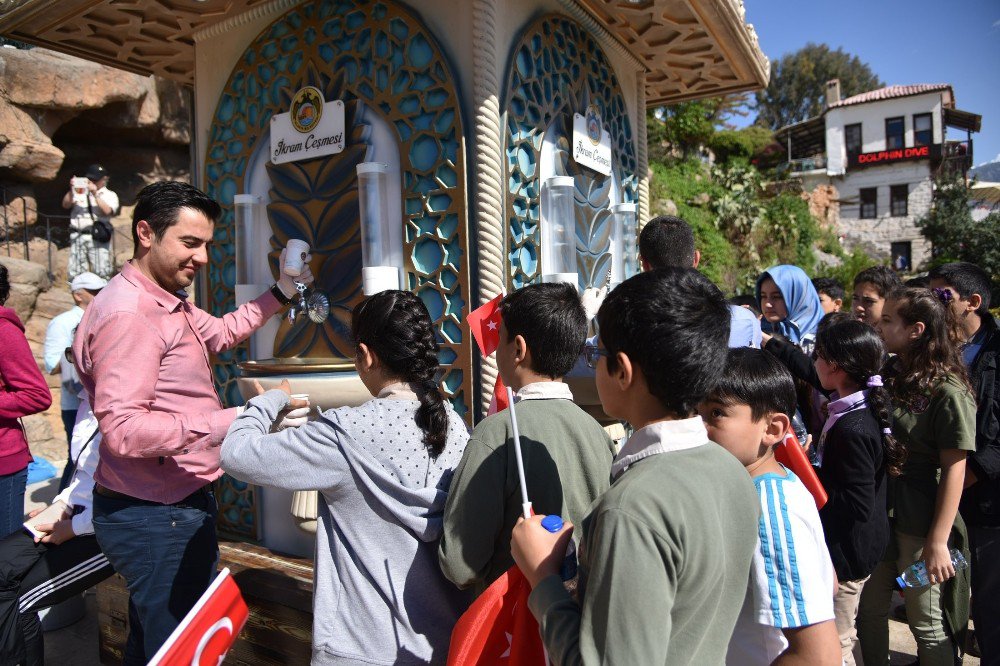 Alanya Belediyesi 23 Nisan Ulusal Egemenlik Ve Çocuk Bayramı İle Miraç Kandili’nde Limonata Ve Lokum Dağıttı