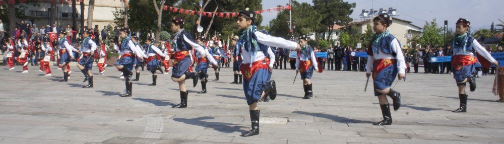 Manisa’nın İlçelerinde 23 Nisan Coşkusu