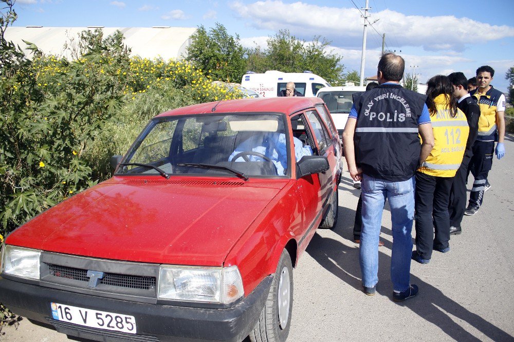 Antalya’da Otomobilde Şüpheli Ölüm