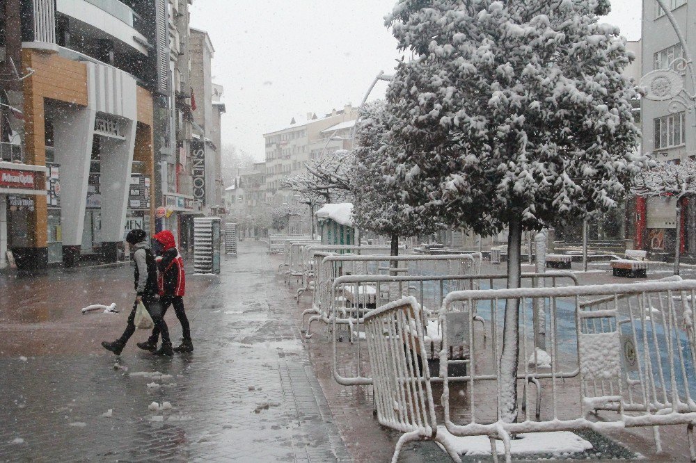 Bolu’da Kar Sürprizi