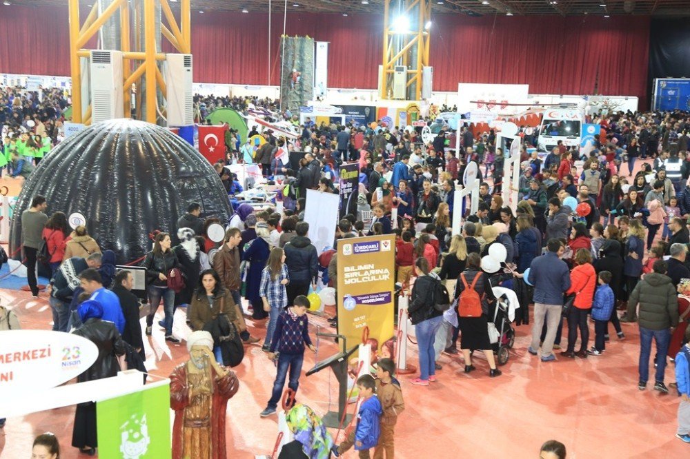 Kocaeli 23 Nisanı Büyük Bir Coşkuyla Kutladı