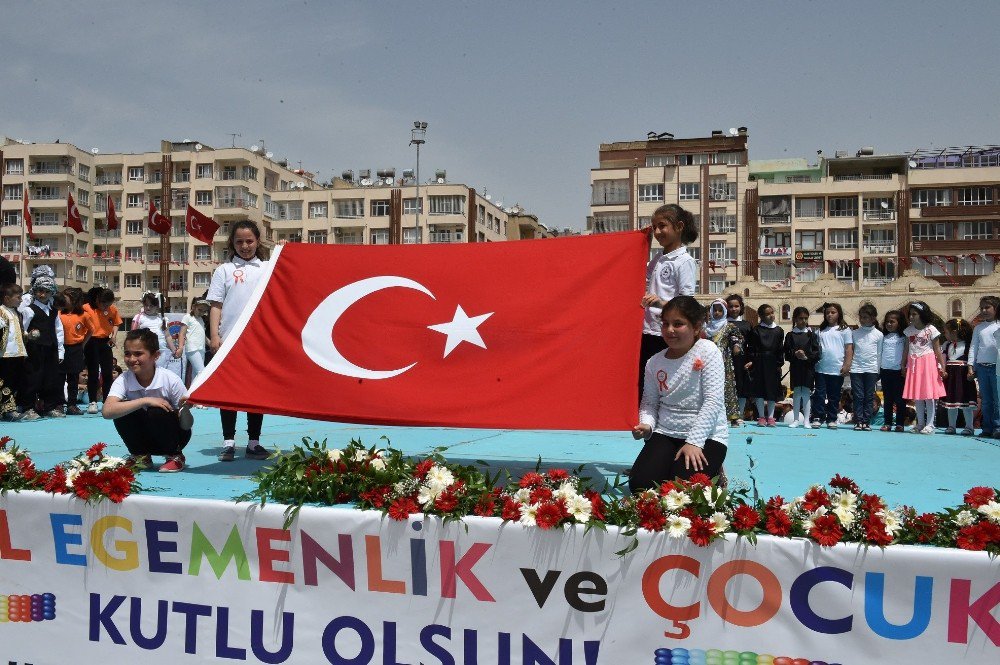 Çocukların Bayramı Çocukların Oyunlarıyla Renklendi