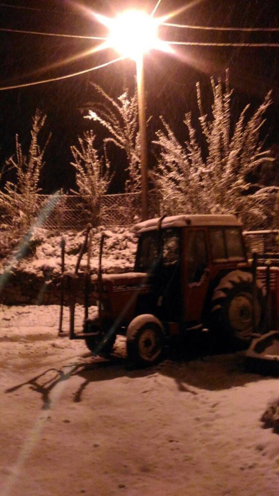 Dursunbey’de Kar Yağışı