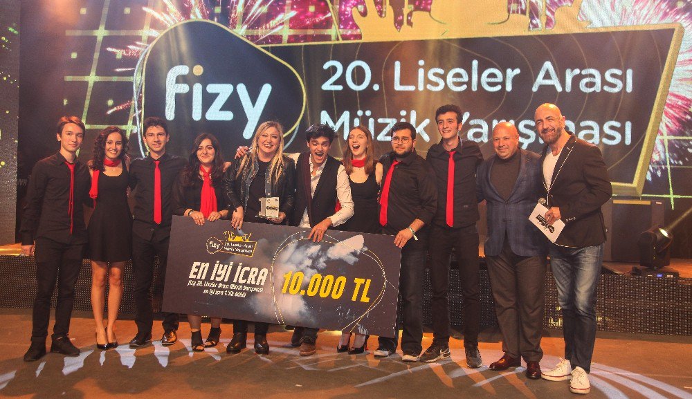 Fizy 20. Liseler Arası Müzik Yarışması’nda Genç Müzisyenler Ünlülerle Aynı Sahneyi Paylaştı