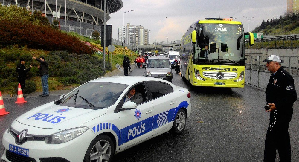 Derbi Öncesi Takımlar Stada Geldi