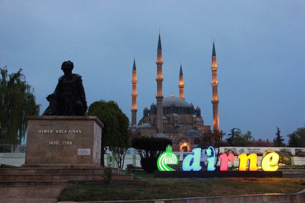 Selimiye Camii’nde Miraç Kandili Coşkusu