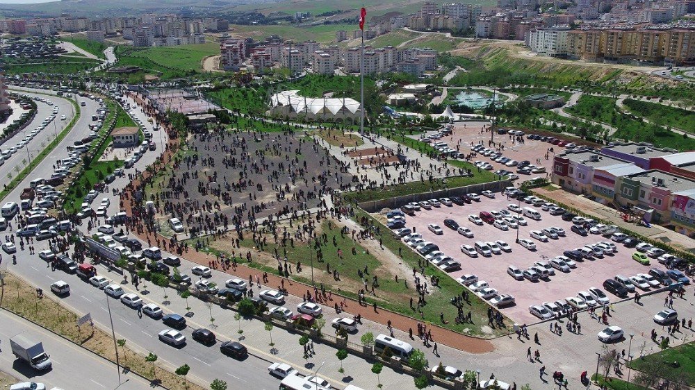 Şahinbey Belediyesi Uçurtmalarıyla Gökyüzünü Renklendirdi