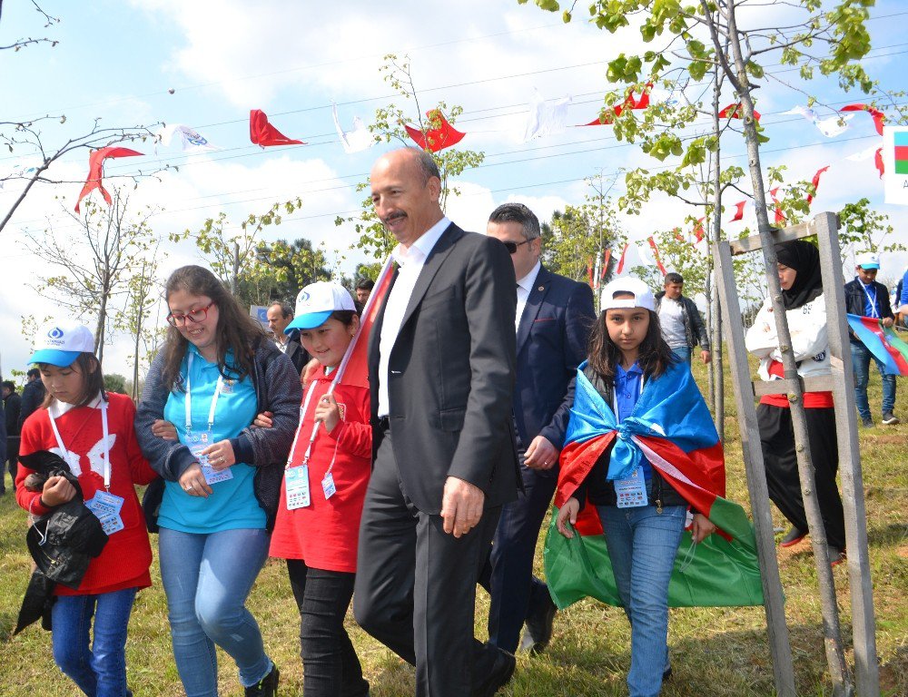 Dünya Yetimleri Sultangazi’de Buluştu