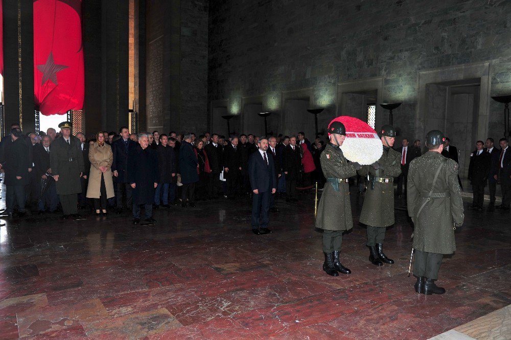 Devlet Erkanı Anıtkabir’de