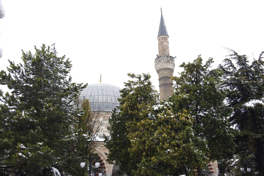 Yaza Hazırlanan Eskişehir’de Kar Sürprizi