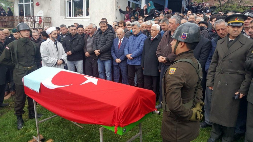 Trafik Kazasında Ölen Uzman Çavuş Toprağa Verildi