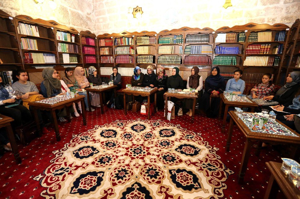 Aksaray Belediyesi Şair Ve Yazarları Okurlarıyla Buluşturuyor