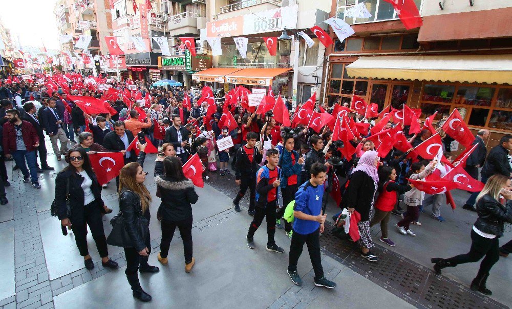 Bayraklı’da 23 Nisan Coşkusu