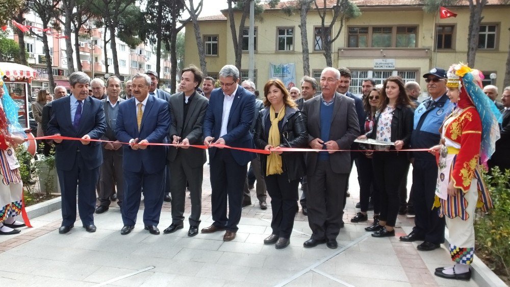 Burhaniye’de Şehit Turhan Bayraktar Parkı Törenle Açıldı