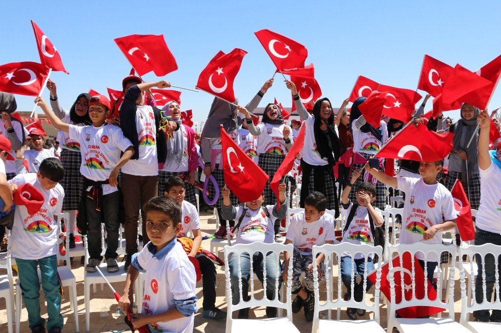 Çocuklar Gökyüzünü Renklendirdi