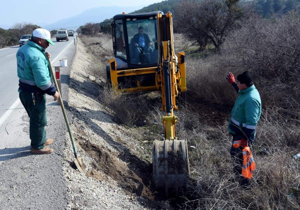 Aliağa’da Son İki Yılda 40 Bin Fidan Toprakla Buluştu