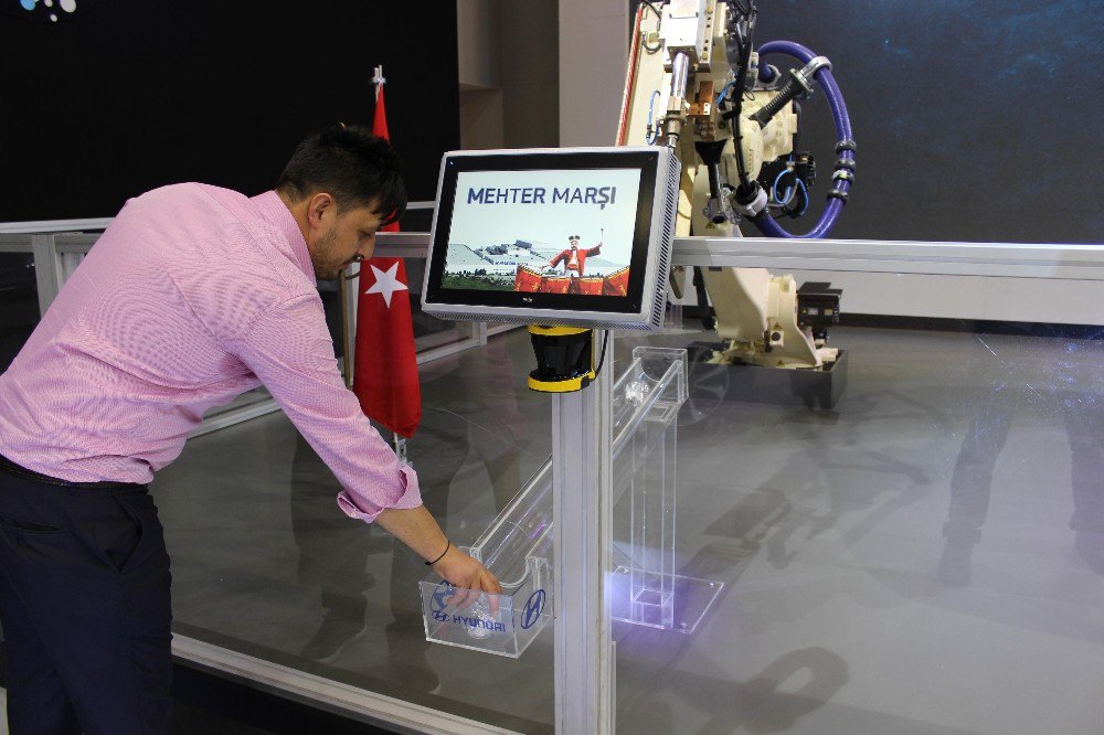 ’İstanbul Autoshow’da Robot Şov