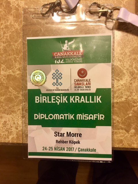 İngiliz Köpeğine "Diplomatik Misafir" Kartı