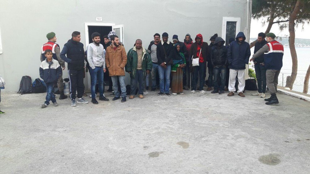 İzmir’den Yurt Dışına Kaçmaya Çalışan 113 Göçmen Yakalandı