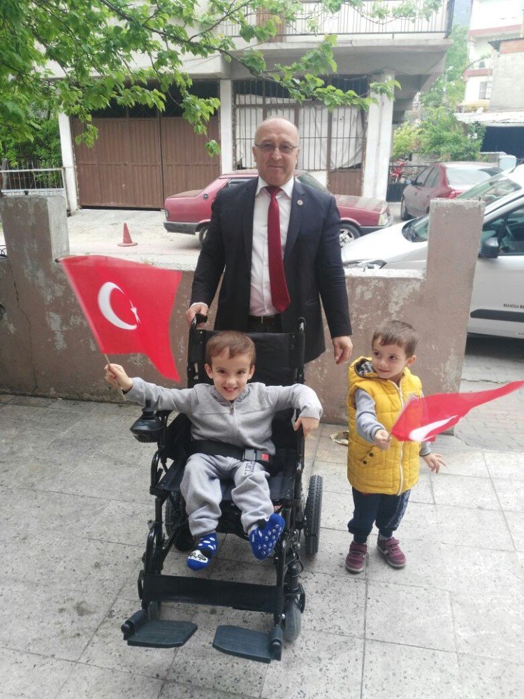 Engelli Minik Oğuzhan’a Bayram Hediyesi