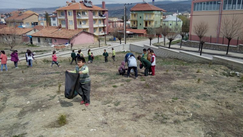 Miniklerden Fidanlara Bahar Bakımı