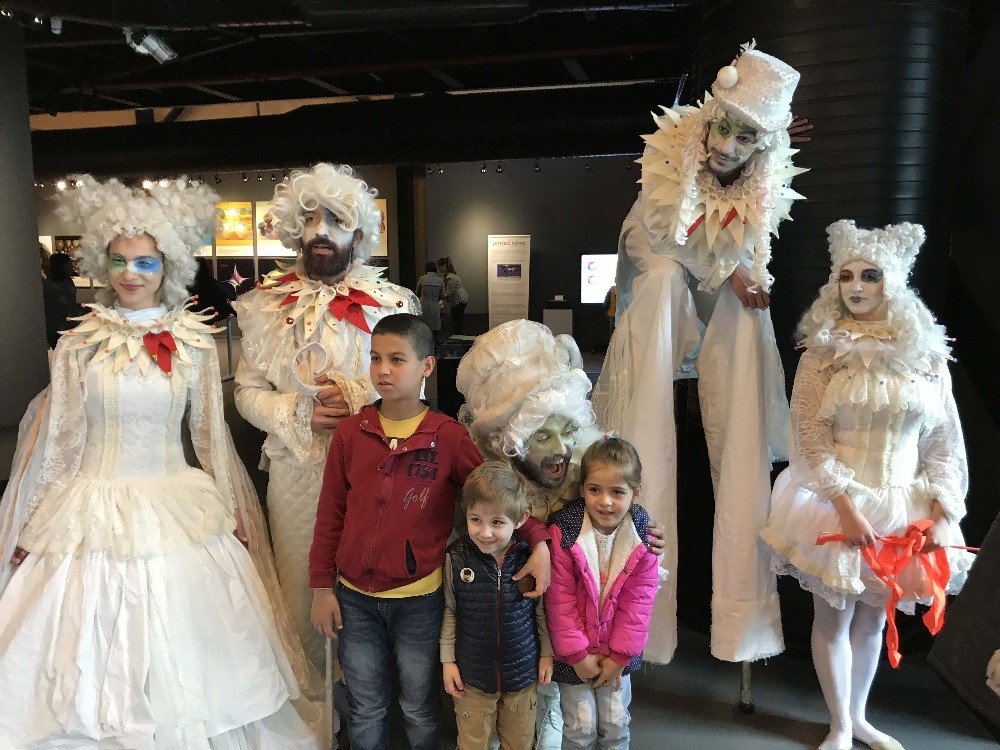 Çocuk Bayramı’nı “Tiyatro Karnavalı”ile Kutladılar