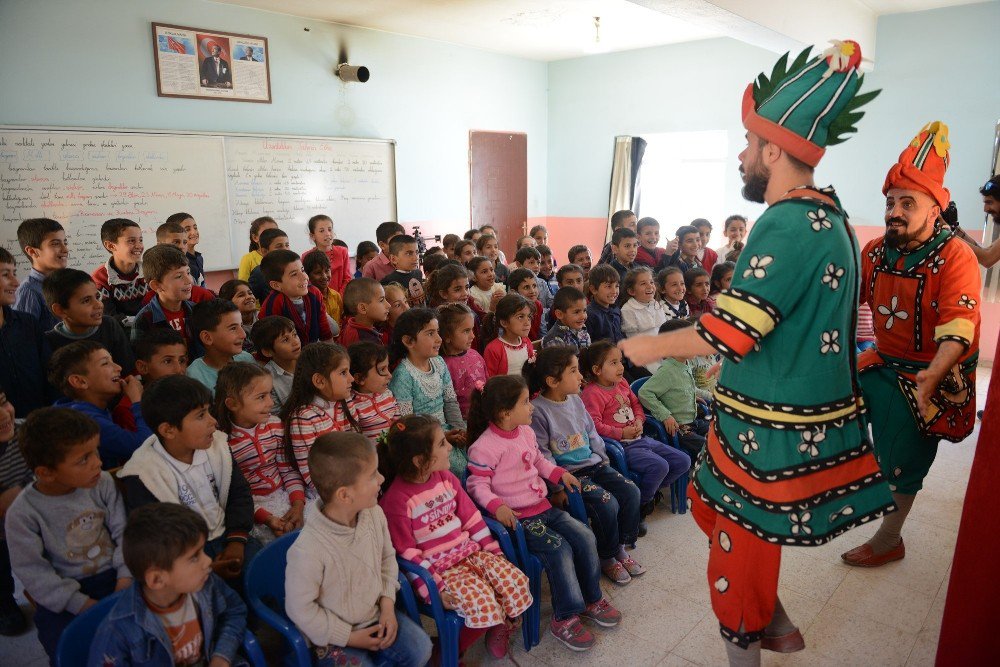 Karagöz Ve Hacivat Eruhlu Çocuklara Mutluluk Götürdü