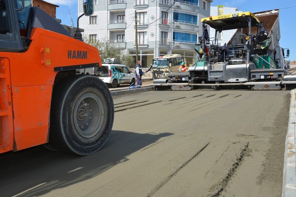 Çınarlı Mahallesinde Yol Yapım Çalışmaları