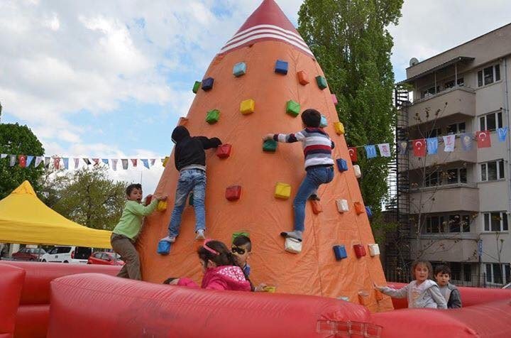 10’uncu Geleneksel Çocuk Festivali’nde Çocuklar Doyasıya Eğleniyor