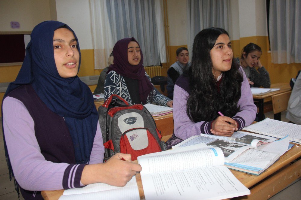 Bingöl’de Fedakar Öğretmenler Öğrencileri Teog’a Hazırladı