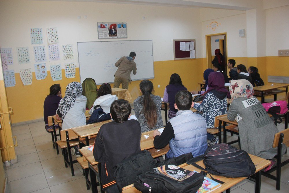 Bingöl’de Fedakar Öğretmenler Öğrencileri Teog’a Hazırladı