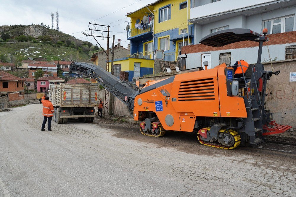 Asfalt Yenileme Ve Kaldırım Yapım Çalışmaları Başladı