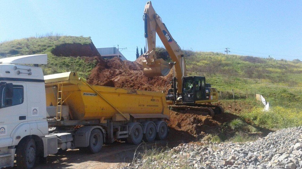 Gebze’de Bozulan Yollarda Yama Ve Onarım Çalışması