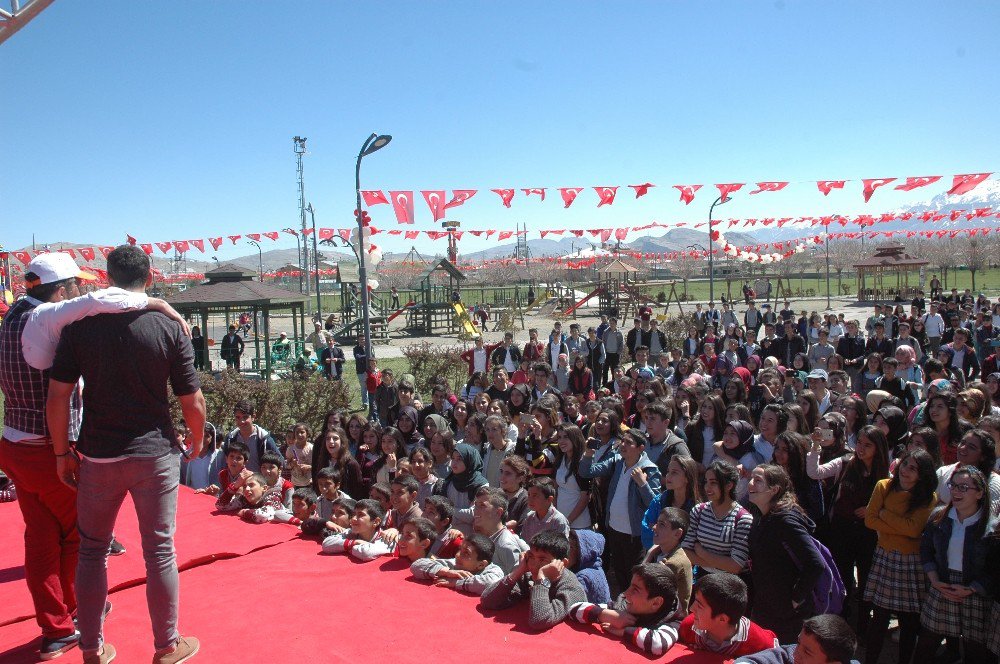 İpekyolu’nda 3 Bin Öğrenci İle Sahil Temizliği