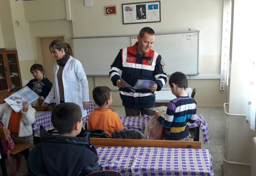 Jandarmadan Öğrencilere Trafik Semineri