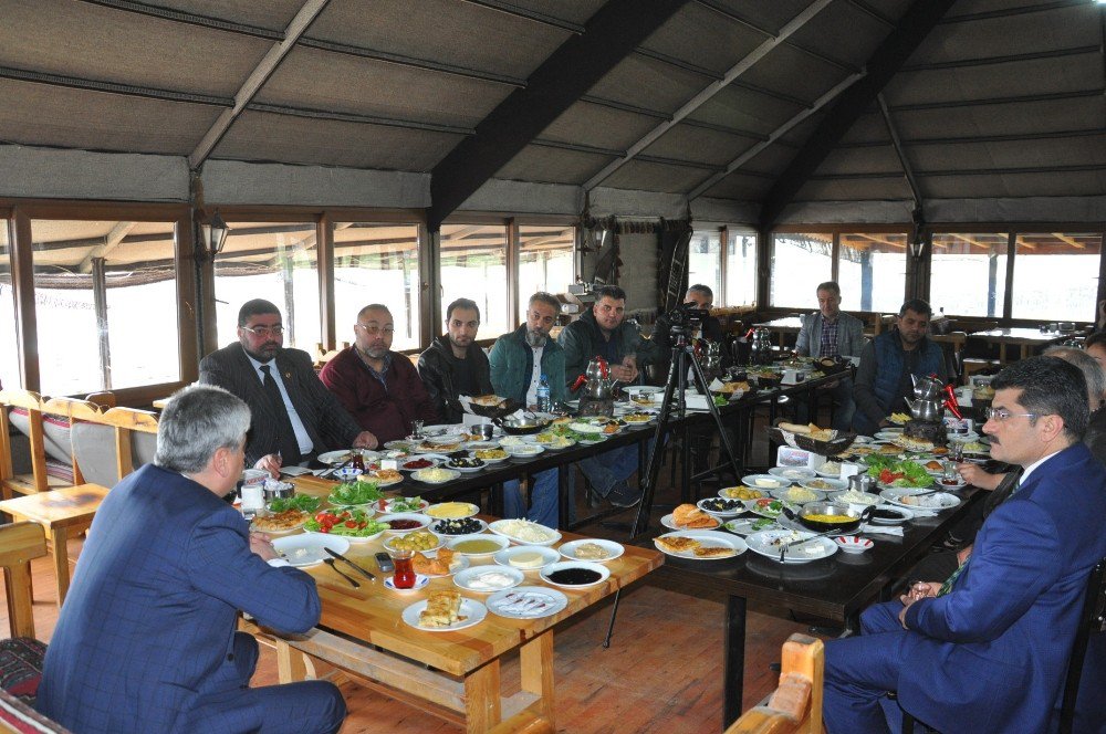 Kars Valisi Rahmi Doğan, Basınla Bir Araya Geldi