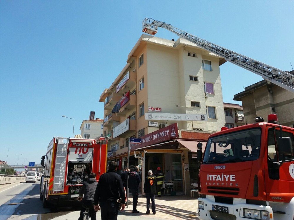 Lokantada Çıkan Yangın İtfaiyeyi Alarma Geçirdi