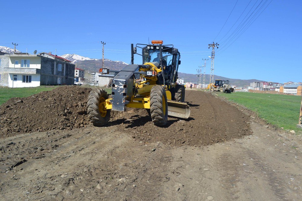 Muş Belediyesinden Yol Yapım Çalışması