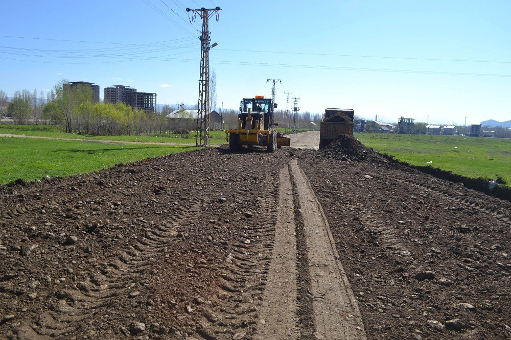 Muş Belediyesinden Yol Yapım Çalışması