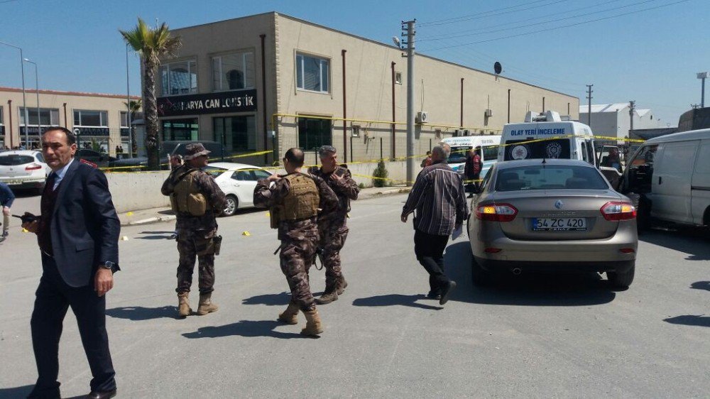 Sakarya’da Bir İşyeri Uzun Namlulu Silahlarla Tarandı: 1’i Ağır 3 Yaralı