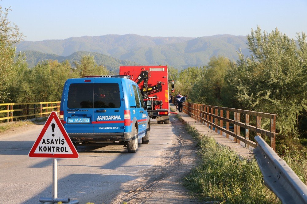 İkna Edilmek İstenen Kadın Köprüden Atladı