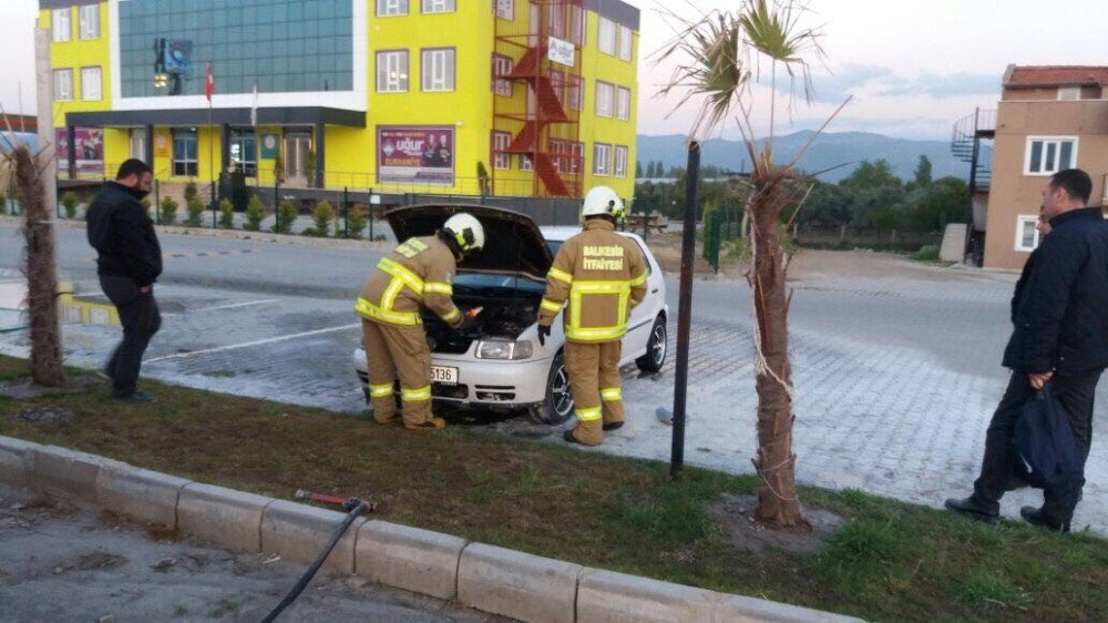 Seyir Halindeki Araç Yanmaya Başladı