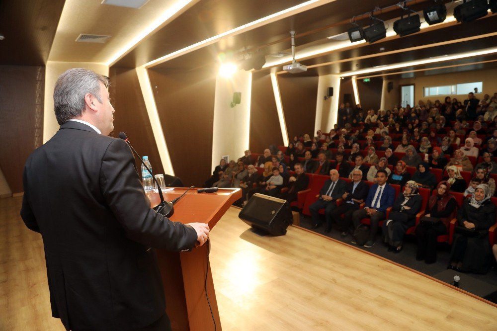 Başkan Palancıoğlu, " Necip Fazıl Gençliğinden Çok Uzak Bir Gençlik Var"