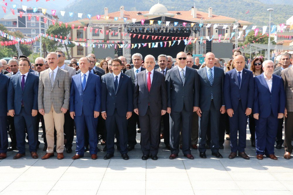 Mesir Macunu Festivaline Görkemli Açılış