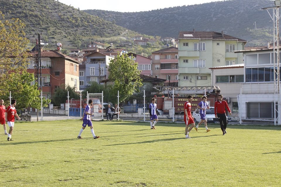 Vezirhan’da Bahar Futbol Turnuvası Devam Ediyor