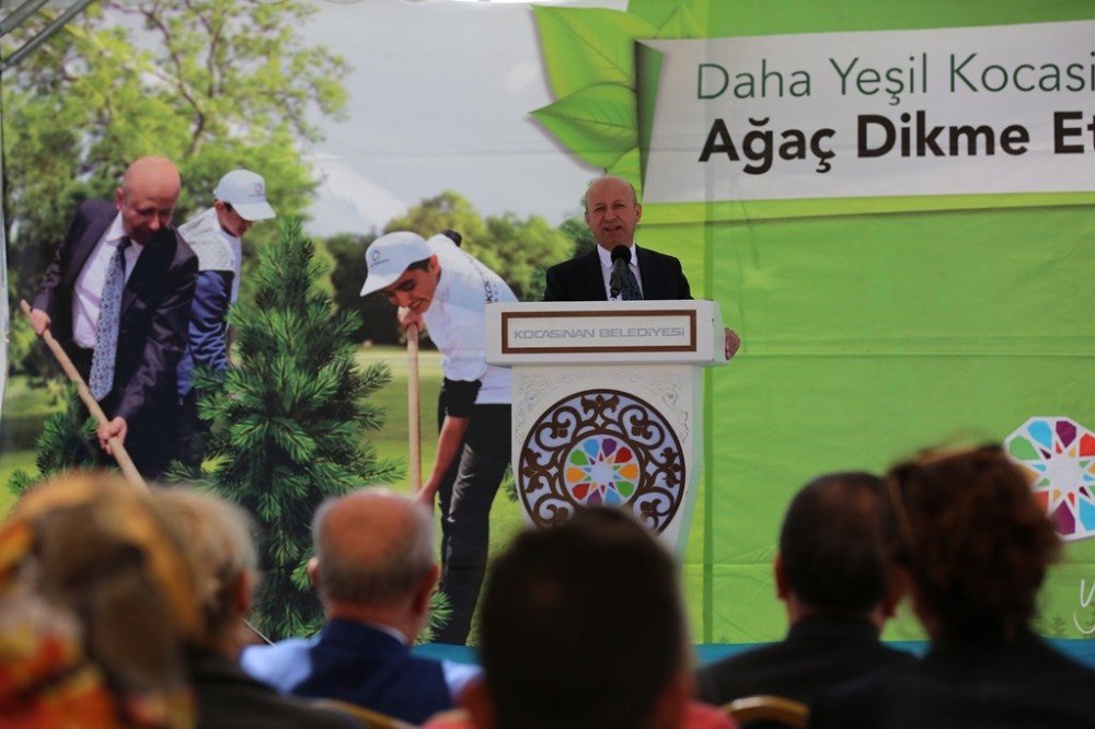 Çolakbayrakdar, Üniversite Öğrencileriyle Birlikte Fidan Dikti