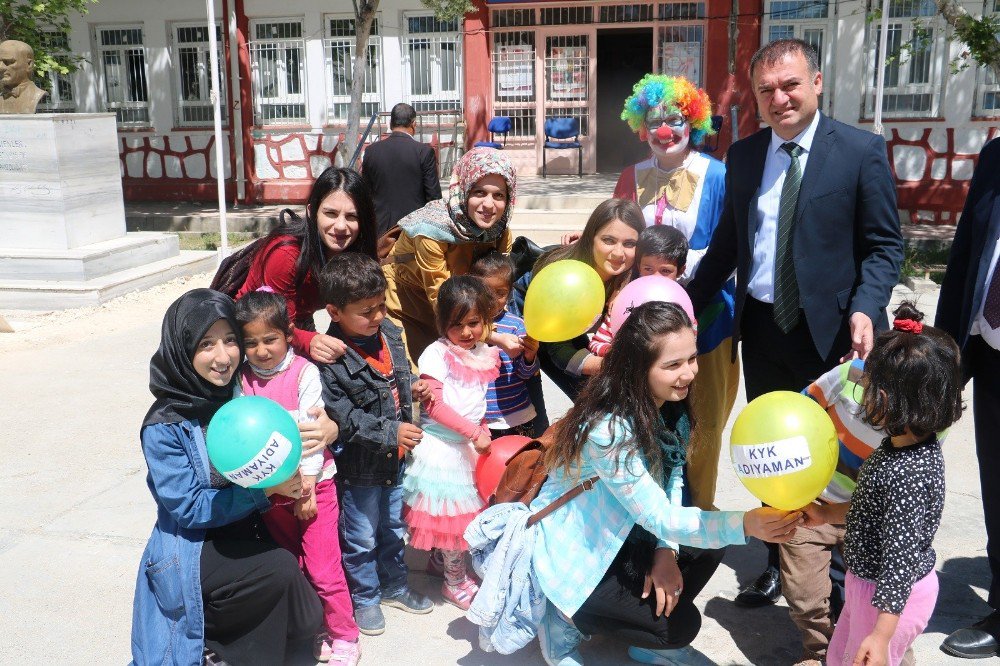 Kyk’dan Depremzede Öğrencilere Kırtasiye Yardımı