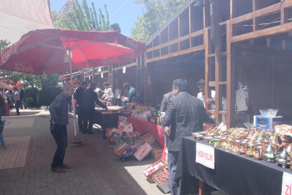 Öğrenciler Yararına Kermes Düzenlendi