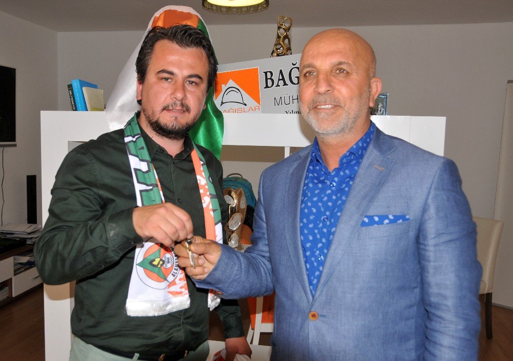 Aytemiz Alanyaspor’a Daire Hediye Etti